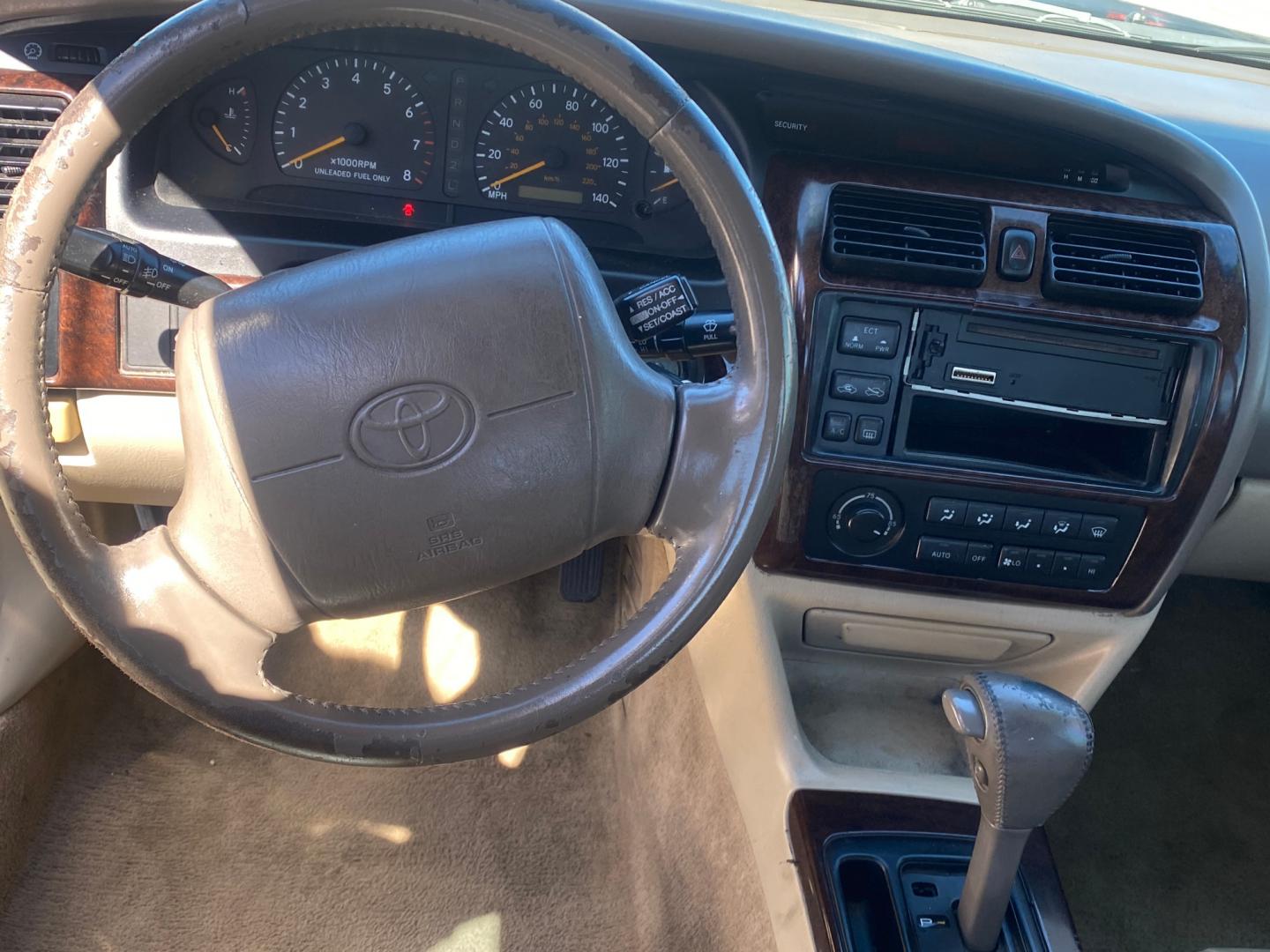 1999 Toyota Avalon XL (4T1BF18B9XU) with an 3.0L V6 SOHC 24V engine, 4-Speed Automatic Overdrive transmission, located at 44356 Date Ave., Lancaster, CA, 93534, (661) 945-6555, 34.688919, -118.139374 - Photo#2